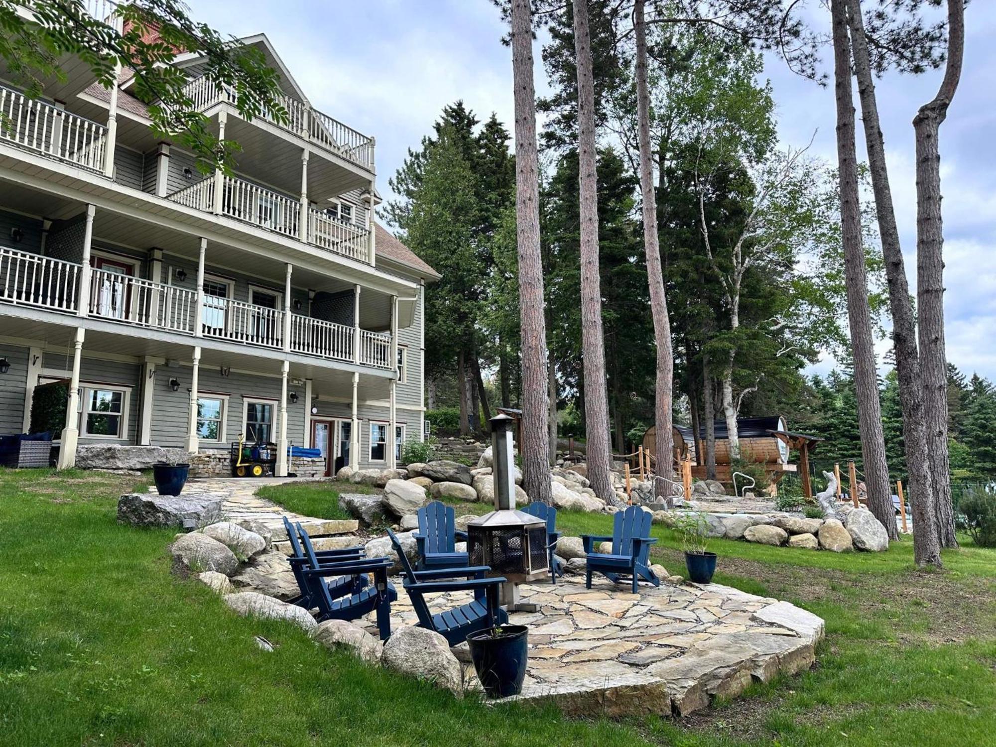 Estello Suites & Spa Lac-Megantic Exterior photo